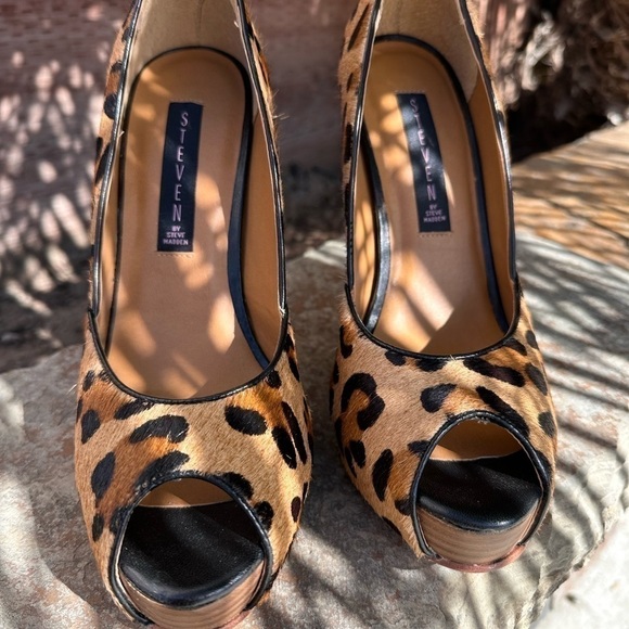 STEVEN by Steve Madden Heels Leopard Print Calf Hair Peep Toe Pump - Picture 3 of 10